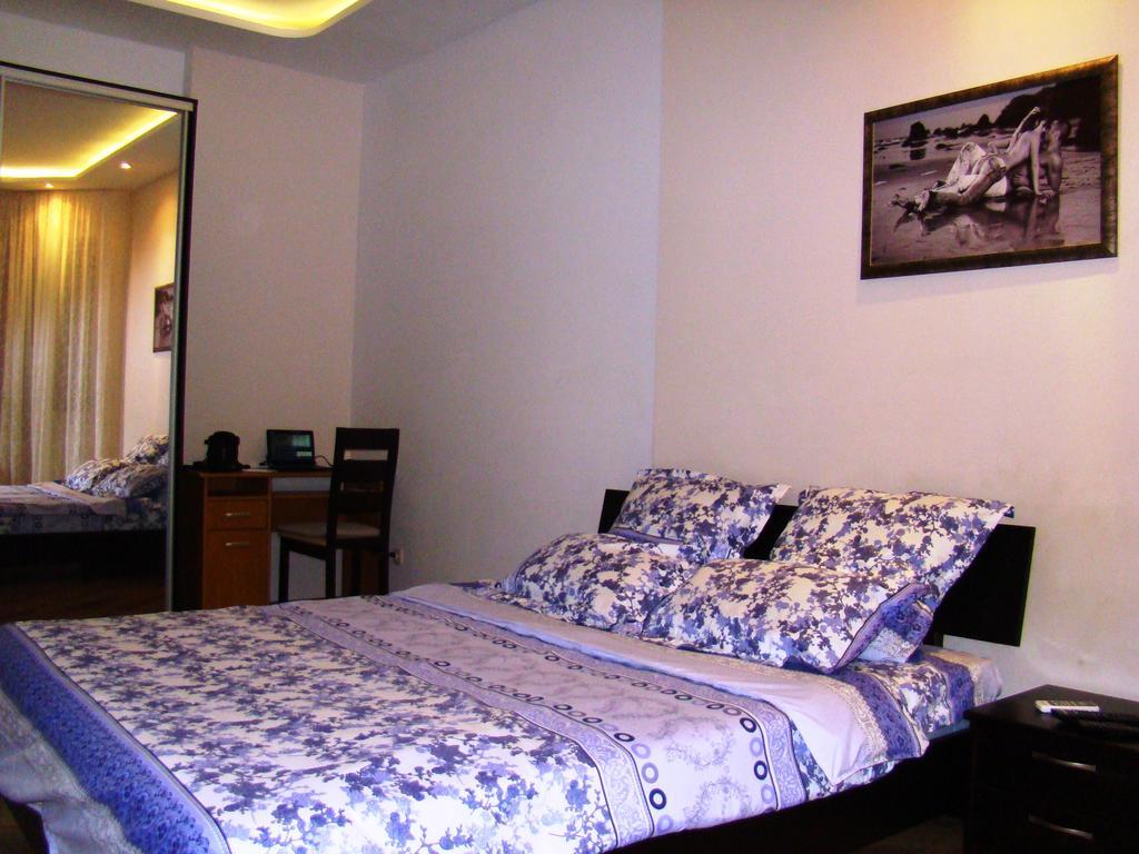 Pleasure Apartment Near Center Of Odessa Room photo