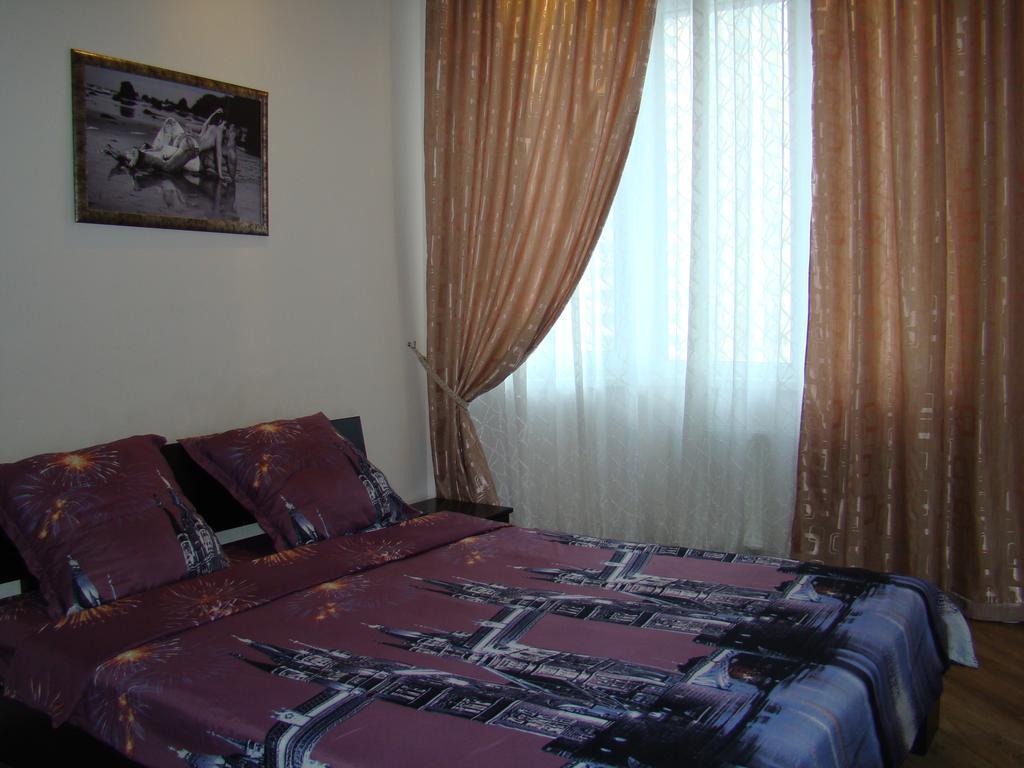 Pleasure Apartment Near Center Of Odessa Exterior photo