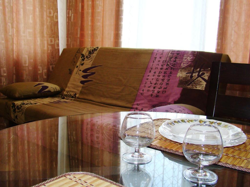 Pleasure Apartment Near Center Of Odessa Exterior photo
