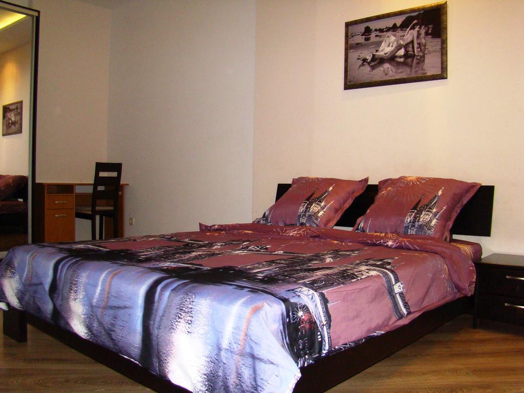 Pleasure Apartment Near Center Of Odessa Exterior photo